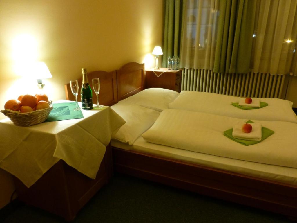 Hotel Korunni Princ Turnov Zewnętrze zdjęcie